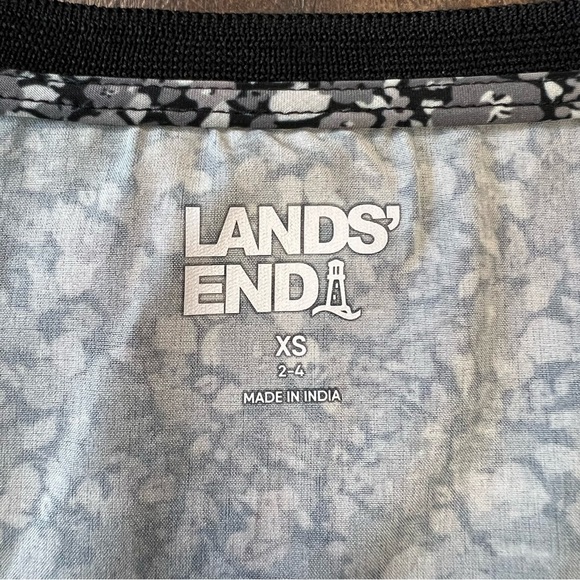 Lands’ End gray floral blouse SZ XS - Picture 3 of 4